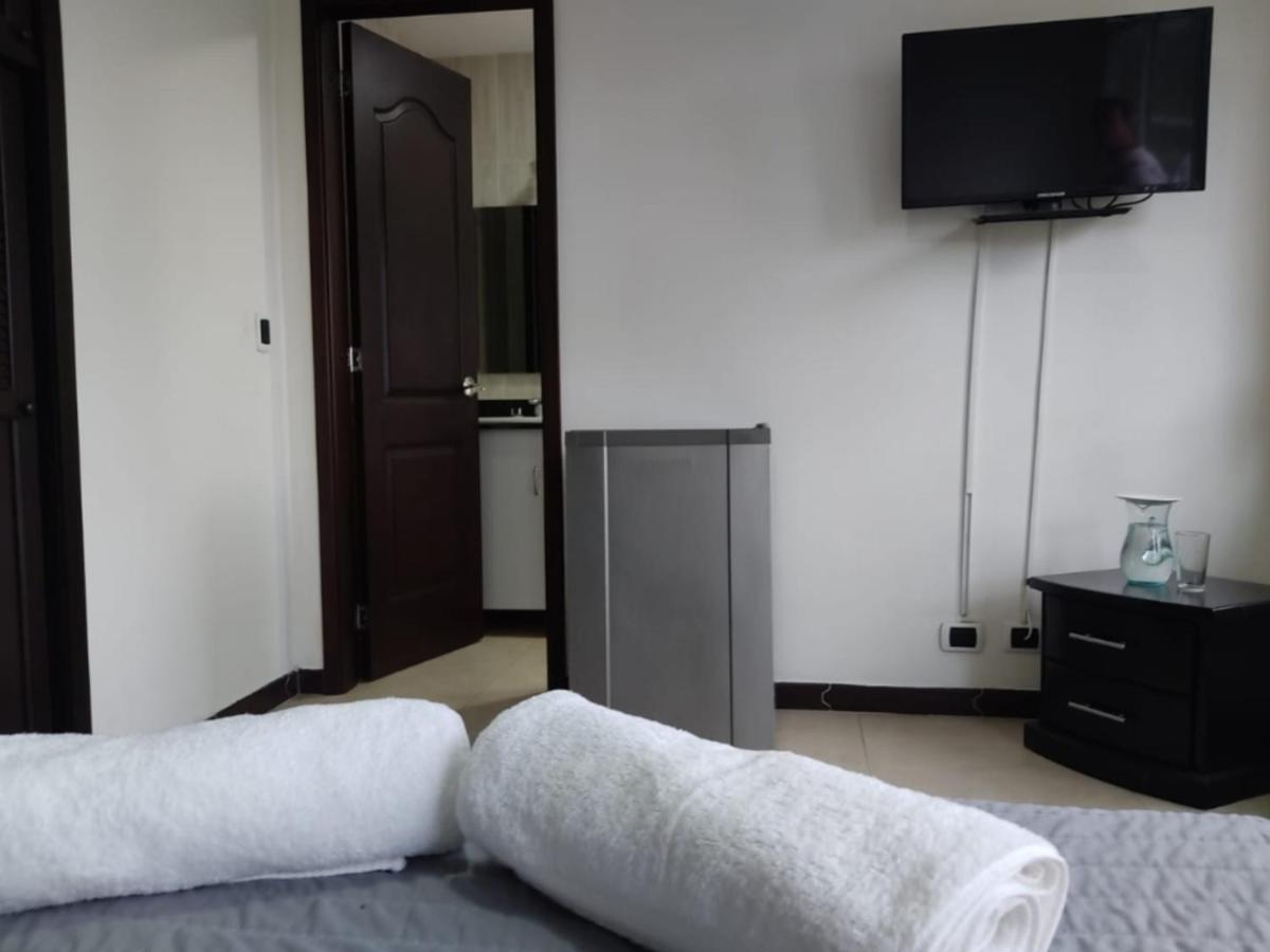 Habitacion Privada En Finca Turistica Hualcala La Mesa  Eksteriør billede