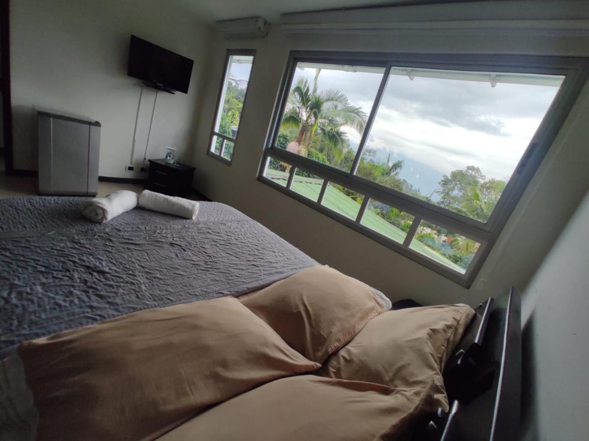 Habitacion Privada En Finca Turistica Hualcala La Mesa  Eksteriør billede